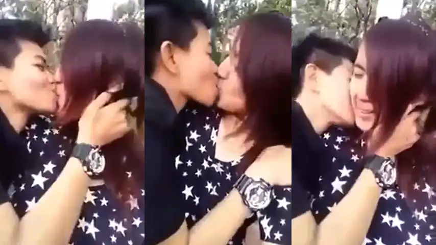 ABG Cantik Ciuman Mesra Ditaman