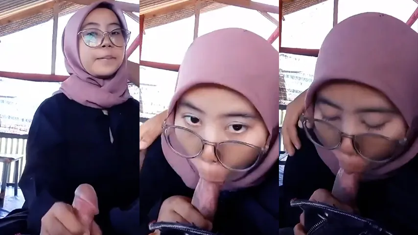ABG Hijab Ngemut Punya Ayang di Cafe