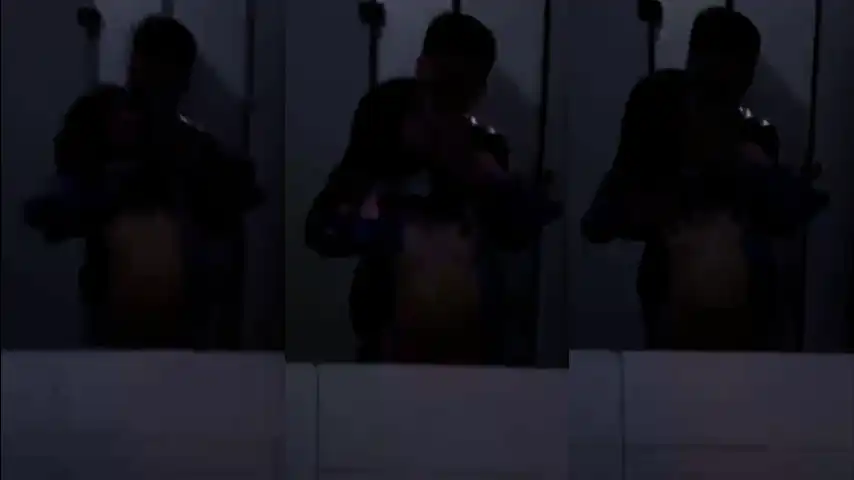 ABG Ngentot Berdiri Ditoilet Umum