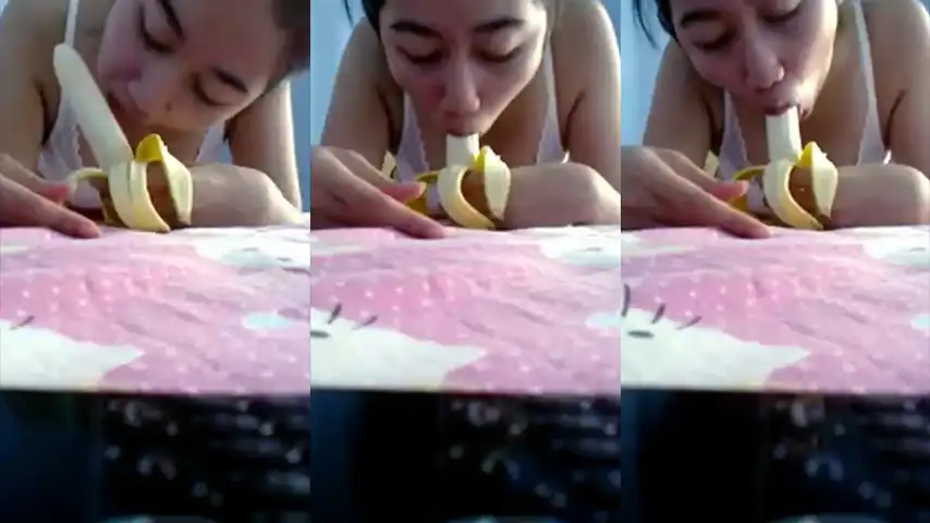 Angel Lee Belajar Blowjob Pake Pisang