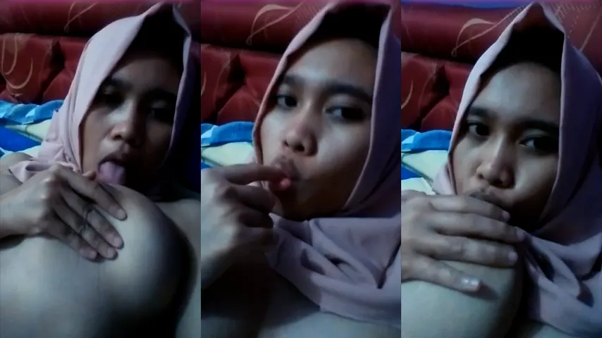 Dedek Dewi Sange Mainin Tetek