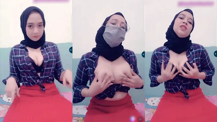 Hijab Kak Kiki Liveshow Remas Toketnya