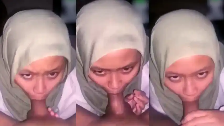 Hijaber Montok Puasin Ayang Blowjob
