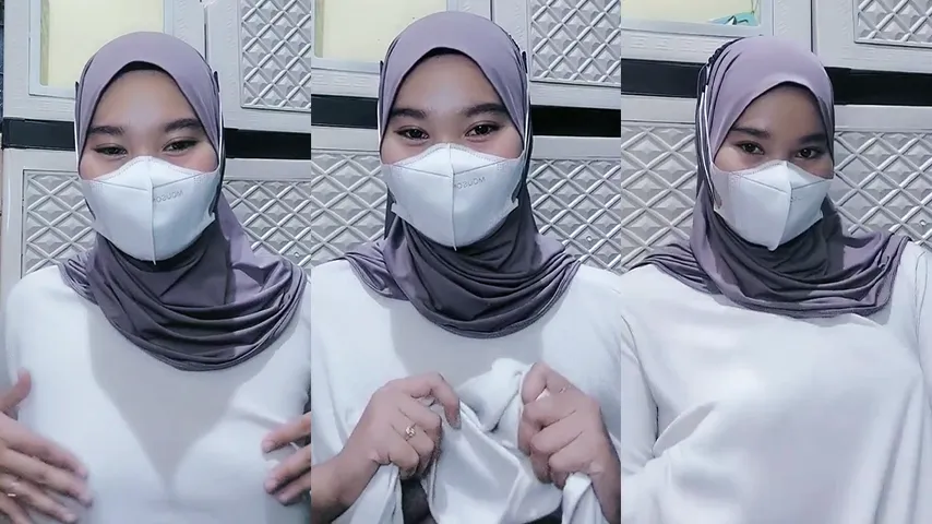 Host Cantik Jilbab Lepas Bra Mango