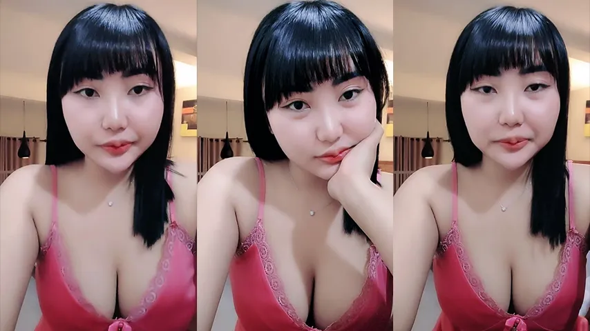 Host Montok Belahan Nenen Mulus