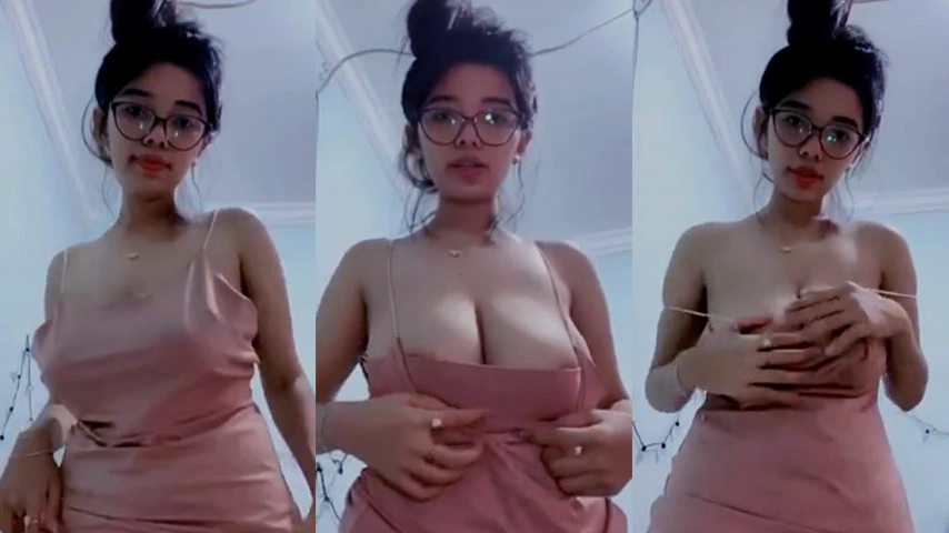 Ica Kane Tobrut Tampil Tanpa Bra