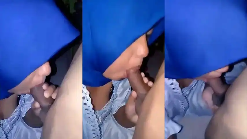 Jilbab Biru Sepong Kontol Paksu