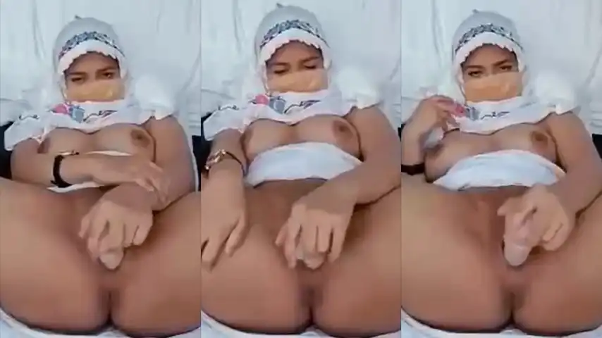 Maelaela Masih Pake Mukenah Colmek