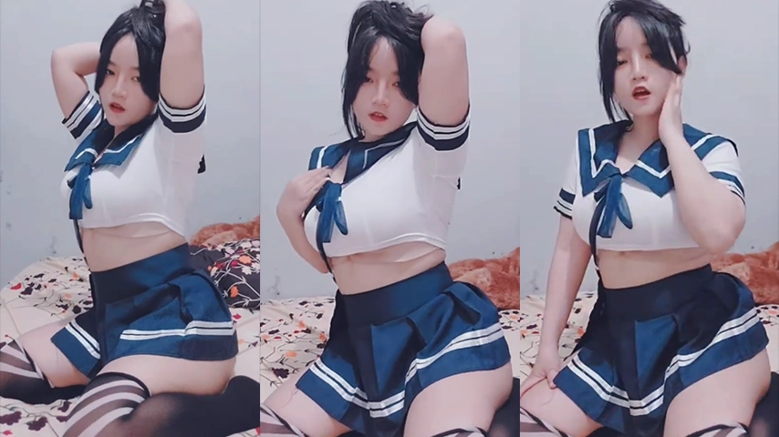 Mbak Karina Putri Kostum Pelajar Ebot