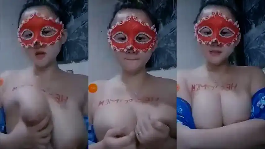 Mbak Viki Tobrut Mainin Nenen Bugil