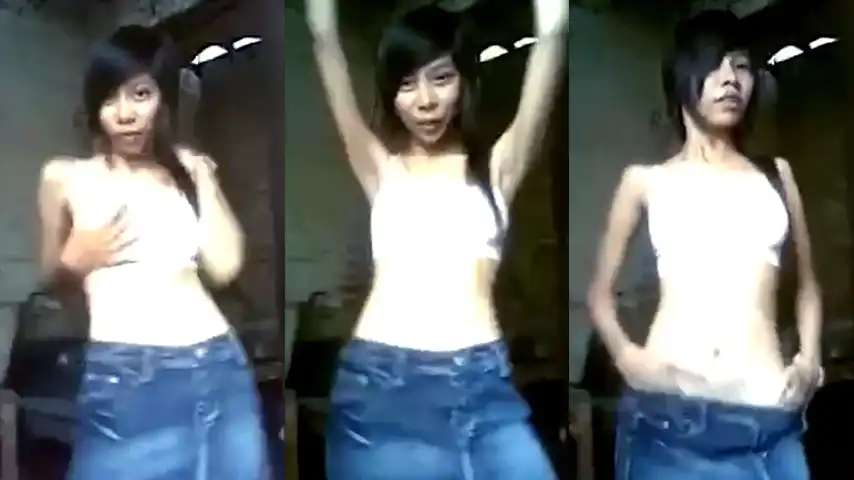 Naely Binal Joget Merosotin Celana