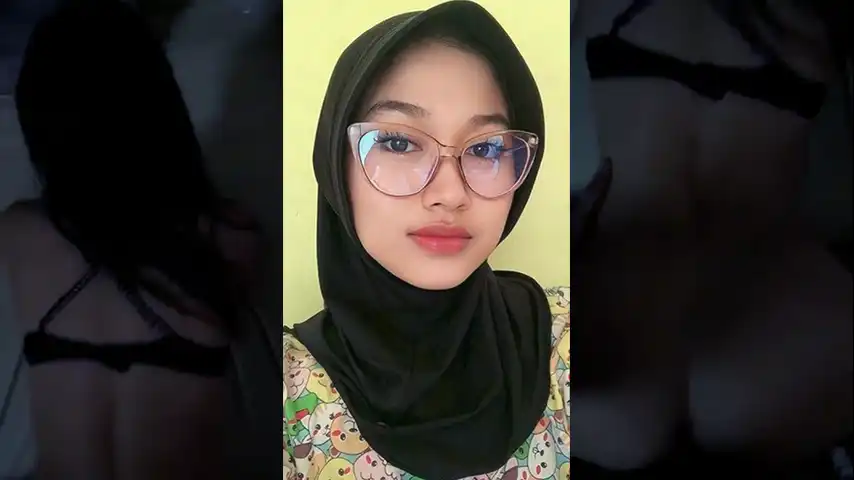 Riza Hijab Semok Dientot Doggystyle Desah