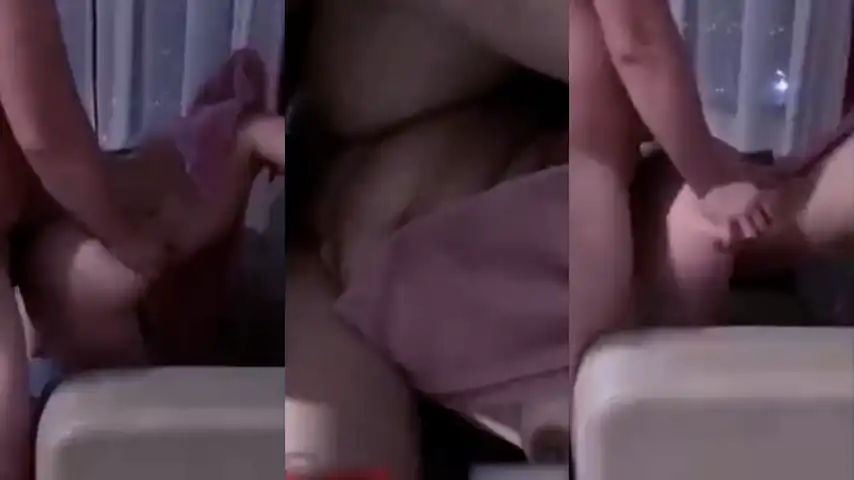 Tante Hijab Main Dikursi Kamar Hotel