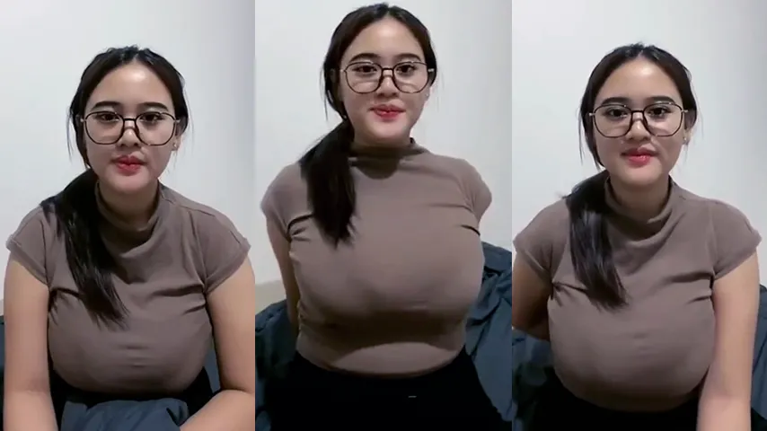 Viral Acha Sitobrut Berkacamata Live